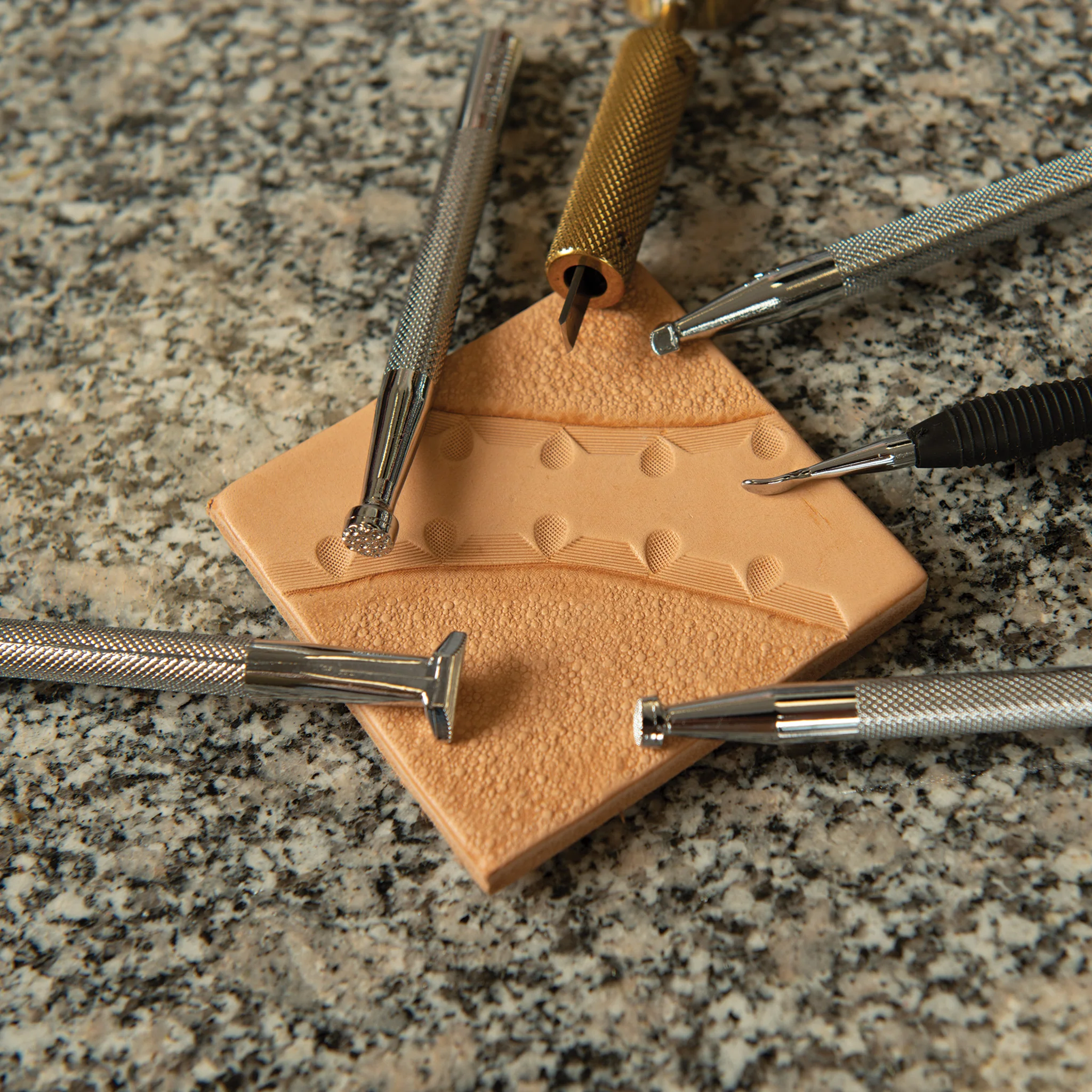 CHAHINLEATHER® Saddle Skirting Leather - Image 24