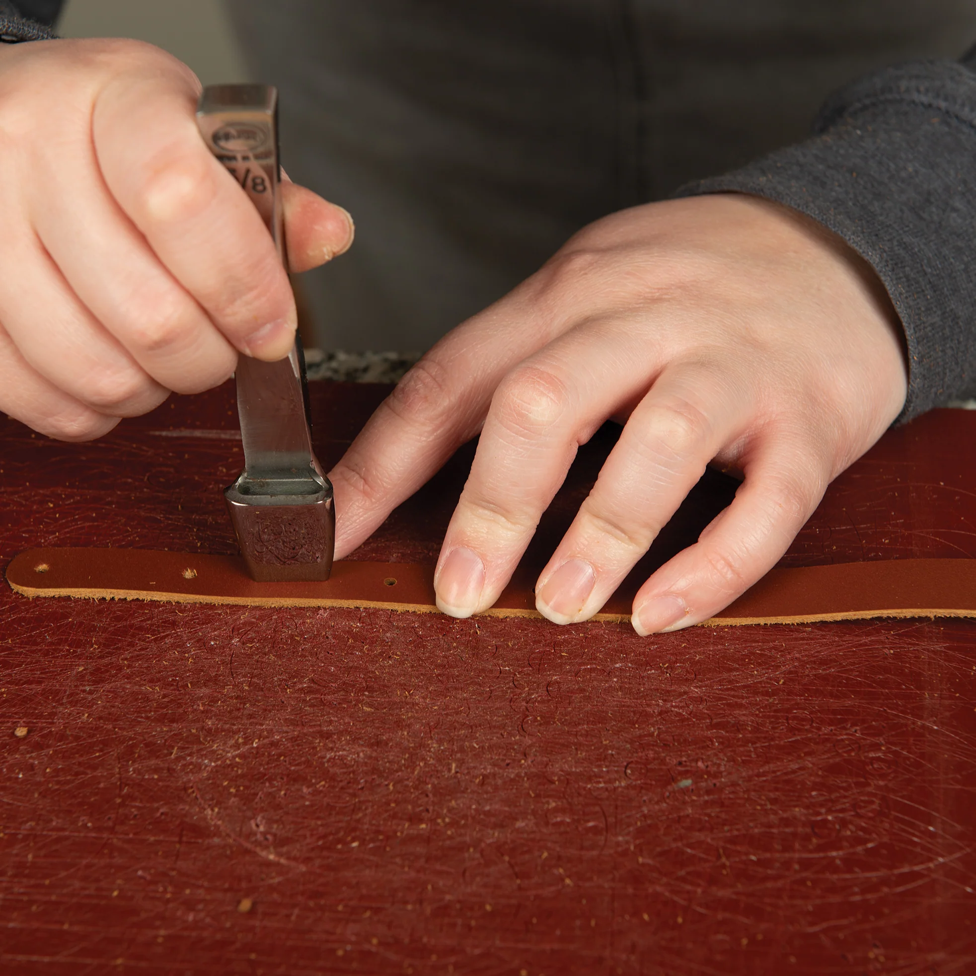 Master Tool Oblong Leather Punch - Image 6