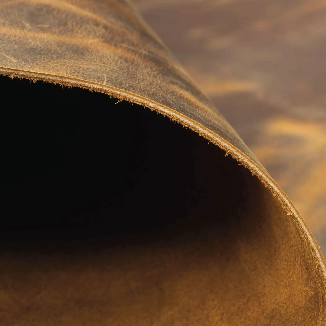 Santa Rosa Oily Pull-Up Leather, 3/4 oz. - Image 3