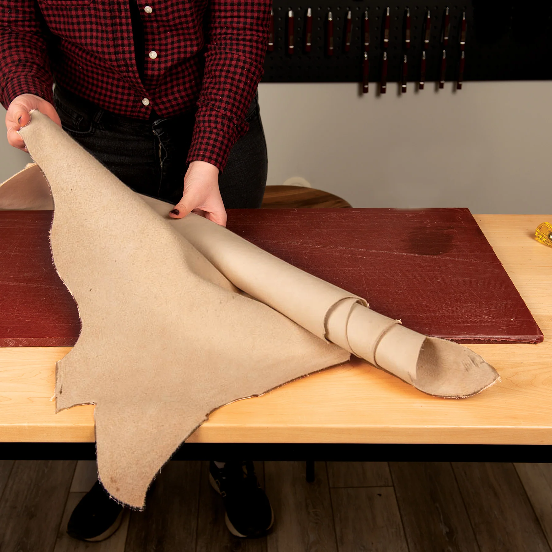 Soft Veg-Tan Double Shoulder, 3 to 4 oz. - Image 4