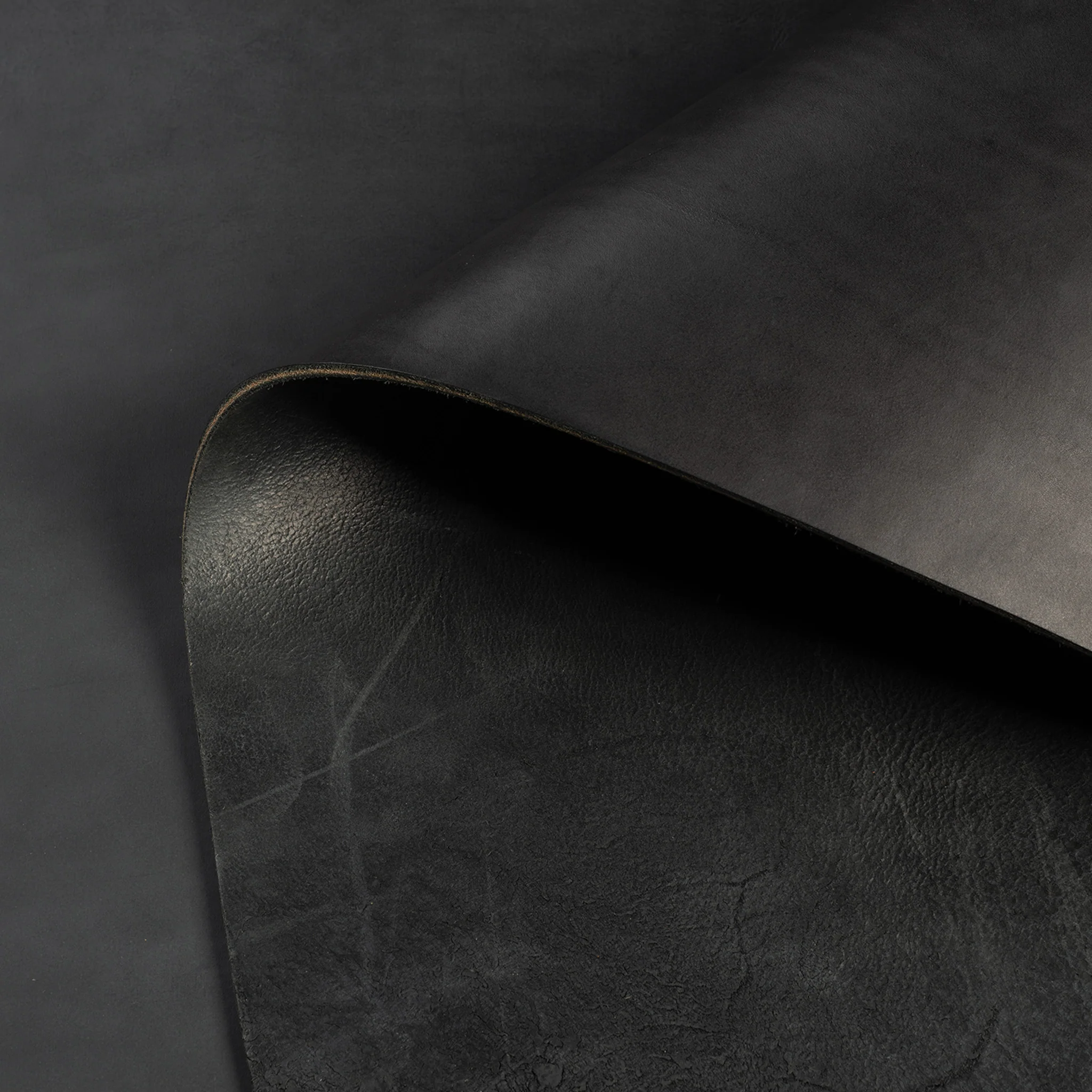 CHAHINLEATHER® English Bridle Leather, Single Shoulder, 12/13 oz. - Image 4